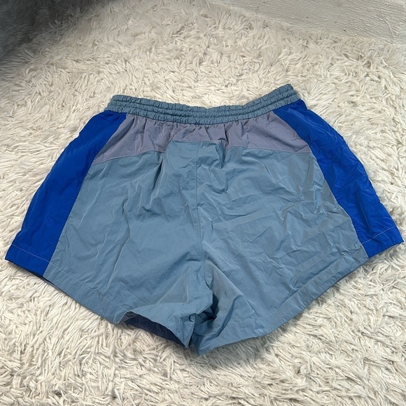 Lululemon Evergreen High-Rise Short 4.5" Wild Bluebell / Cascade Blue - Picture 4 of 6